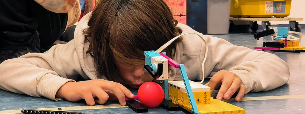 Lego Spike Prime robotika v e-hiši, hiši poskusov Nova Gorica