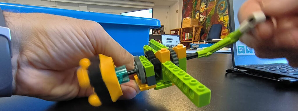 Lego WeDo 2.0 robotika v e-hiši, hiši poskusov Nova Gorica